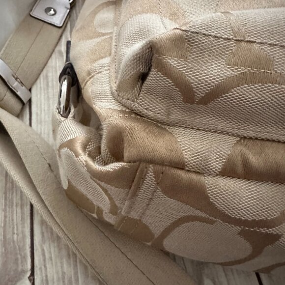 Coach signature Kyra Messenger Bag Crossbody EUC Style #16557 - Picture 12 of 12